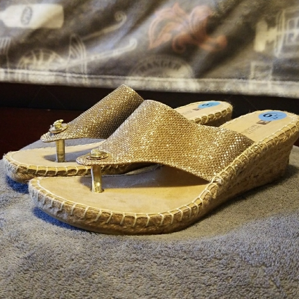 Sparkle gold sandals